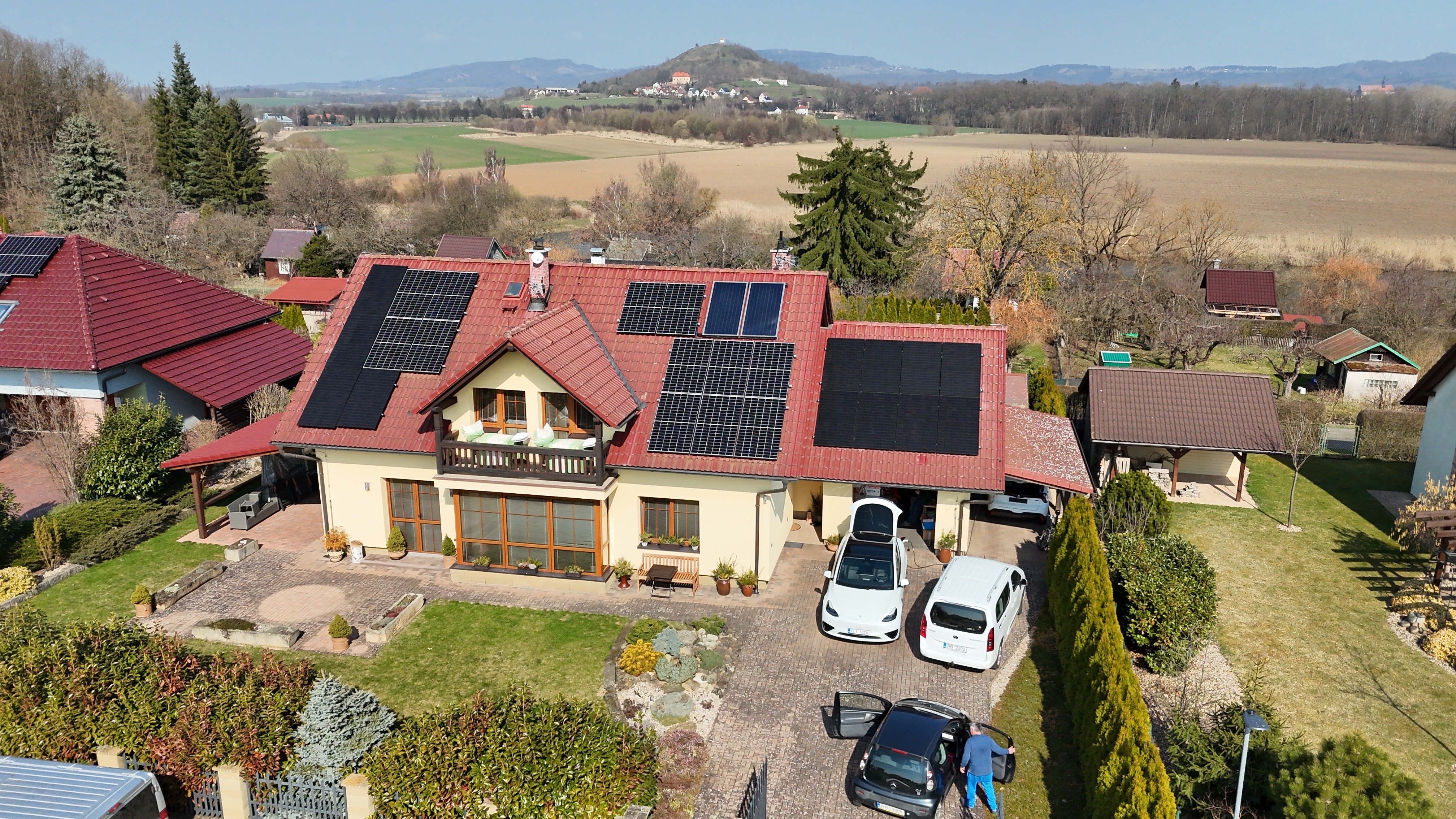 ⚡ FVE připravená na budoucnost: rozšíření po 3 letech pro elektromobil